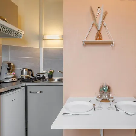 Le Petit Nid Etoile - Gare, Jardin Botanique, Wifi