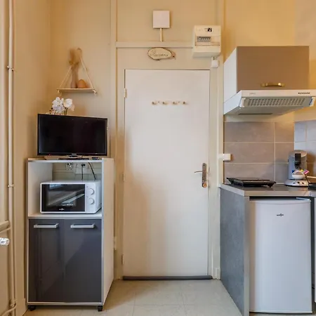 Appartement Le Petit Nid Etoile - Gare, Jardin Botanique, Wifi