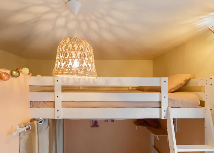 Le Petit Nid Etoile - Gare, Jardin Botanique, Wifi