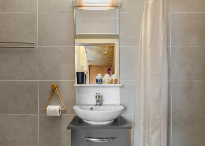 Апартаменты Le Petit Nid Etoile - Gare, Jardin Botanique, Wifi *